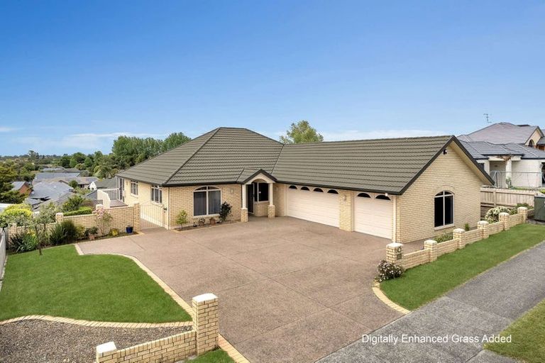 Photo of property in 82 Rototuna Road, Rototuna, Hamilton, 3210