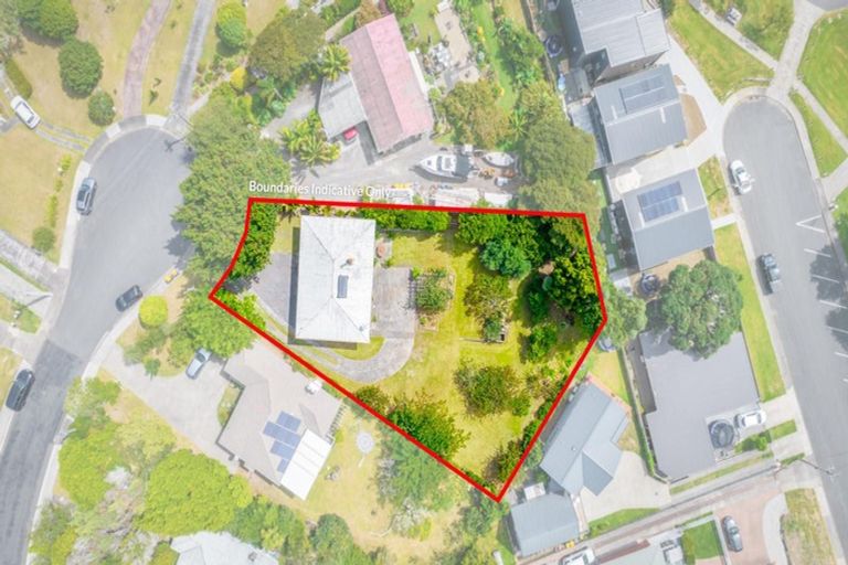 Photo of property in 15 Murray Road, Te Atatu Peninsula, Auckland, 0610