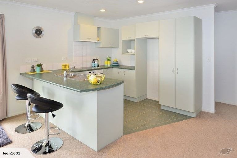 Photo of property in 86a Luckens Road, West Harbour, Auckland, 0618