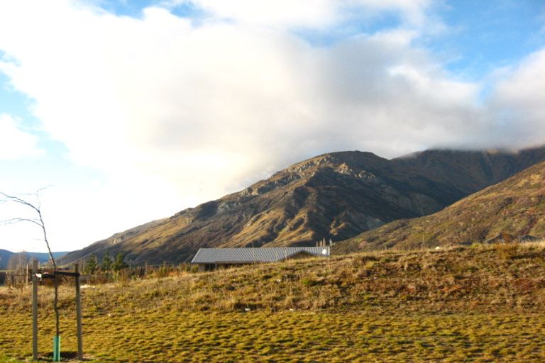 Photo of property in 64 Onslow Road, Lake Hayes, Queenstown, 9304