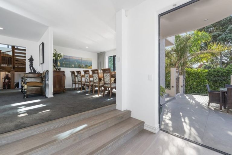 Photo of property in 1/60 Milford Road, Milford, Auckland, 0620