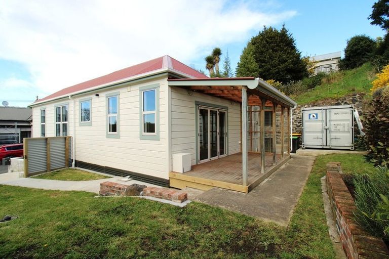 Photo of property in 2 Fernhill Street, Dunedin Central, Dunedin, 9016
