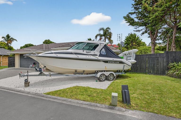 Photo of property in 6d Clearwater Cove, West Harbour, Auckland, 0618