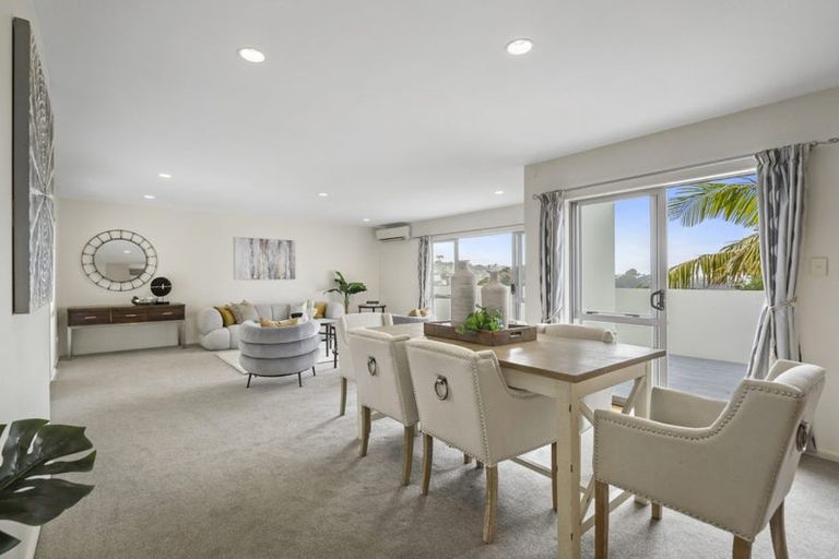 Photo of property in 2/22 Valley Road, Browns Bay, Auckland, 0630