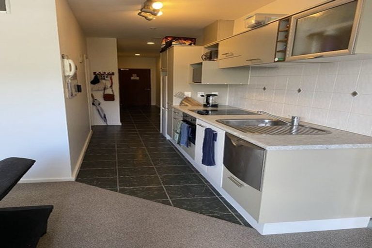 Photo of property in Atrium Towers, 7h/154 The Terrace, Wellington Central, Wellington, 6011