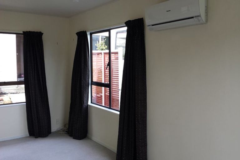 Photo of property in 3 Maracas Crescent, Grenada Village, Wellington, 6037