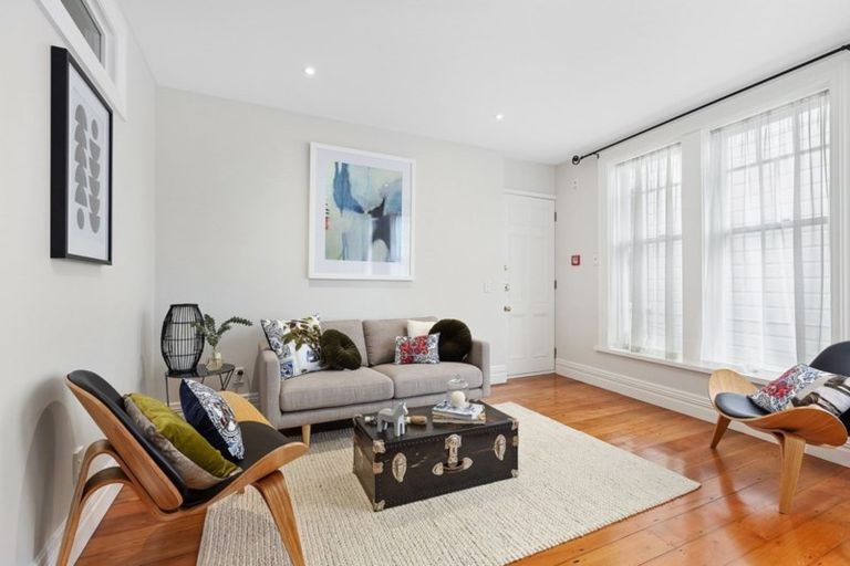 Photo of property in 2/246 The Terrace, Wellington Central, Wellington, 6011