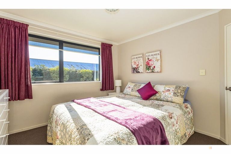 Photo of property in 240 Talbot Street, Geraldine, 7930