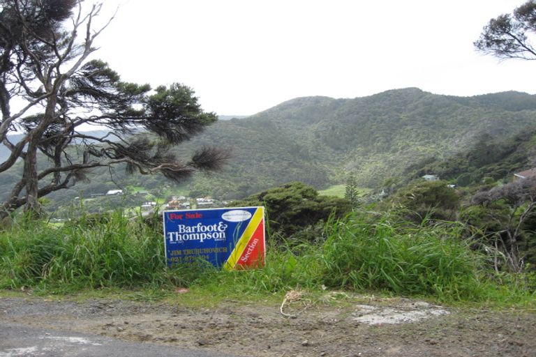 Photo of property in 23 Rayner Road, Piha, 0772