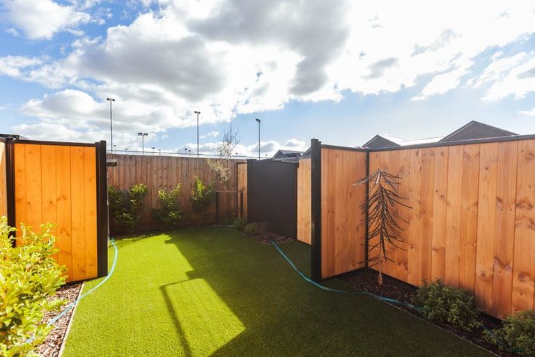 Photo of property in 5/12 Matata Place, Dallington, Christchurch, 8061