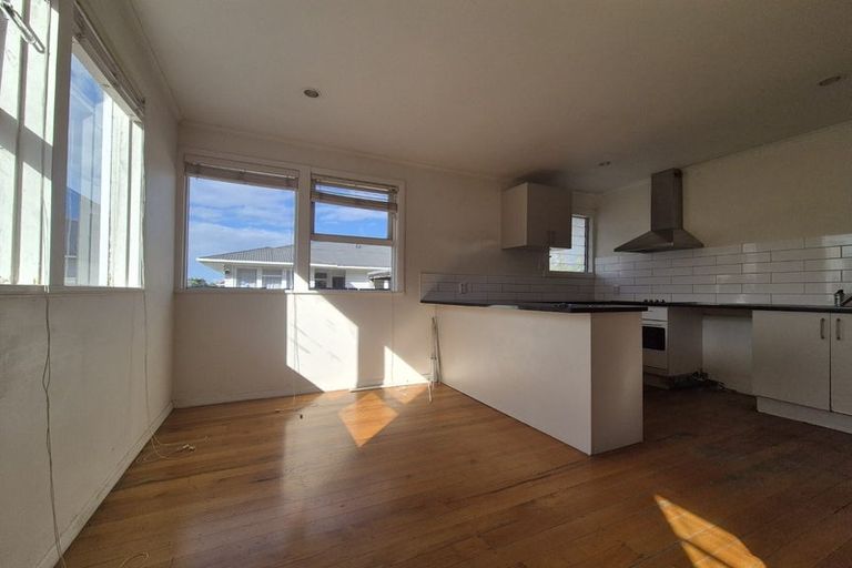 Photo of property in 194 Pilkington Road, Point England, Auckland, 1072