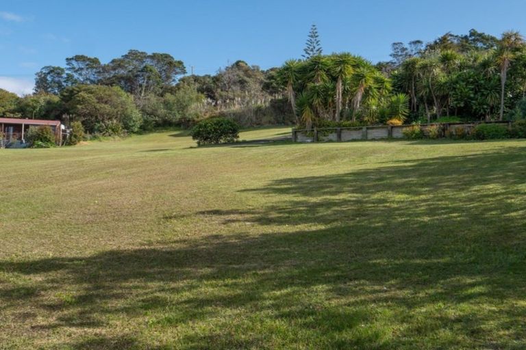 Photo of property in 46c Heretaunga Crescent, Cable Bay, 0420
