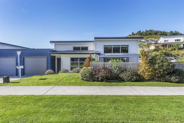 Photo of property in 14a Banks Boulevard, Whitby, Porirua, 5024