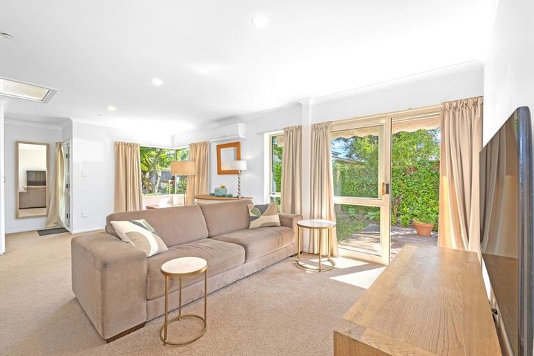 Photo of property in 1/3 Centaurus Road, Cashmere, Christchurch, 8022