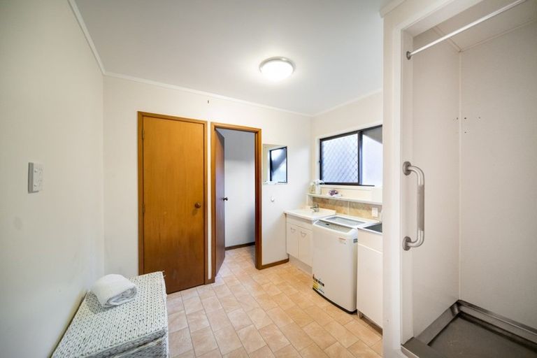 Photo of property in 3 Orinda Close, Botany Downs, Auckland, 2010