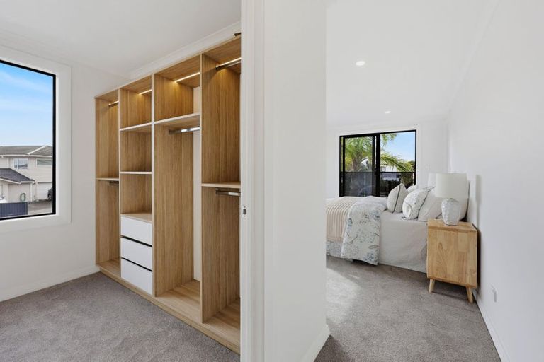 Photo of property in 6a Gulf Crest, Bucklands Beach, Auckland, 2012