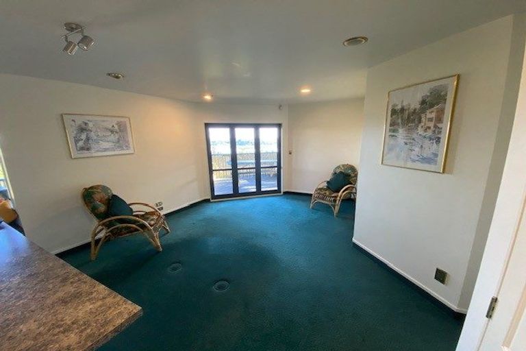 Photo of property in 36 Philomel Crescent, Bayswater, Auckland, 0622