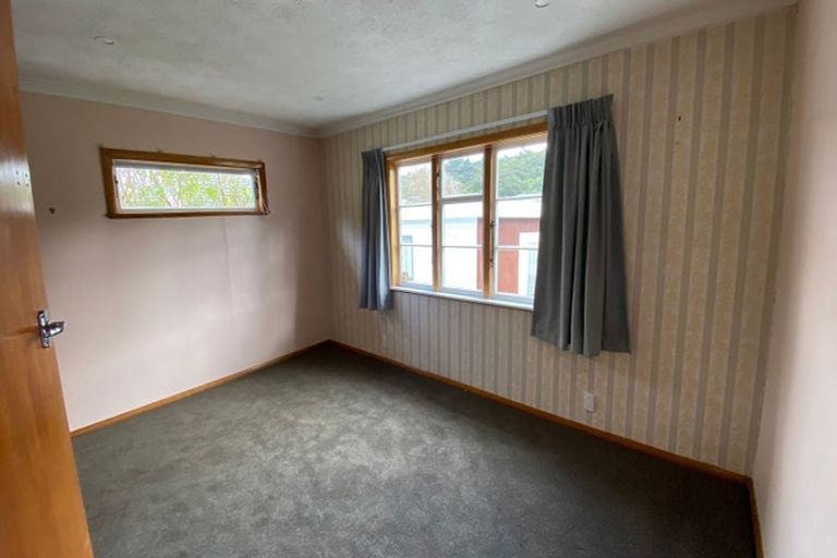 Photo of property in 66 Stokes Valley Road, Stokes Valley, Lower Hutt, 5019