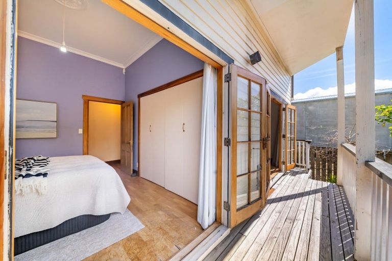 Photo of property in 17 Paremata Crescent, Paremata, Porirua, 5024