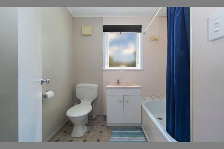 Photo of property in 2 Paewai Road, Glen Eden, Auckland, 0602