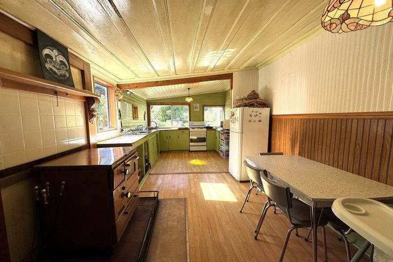 Photo of property in 10 Hinahina Road, Owaka, 9586