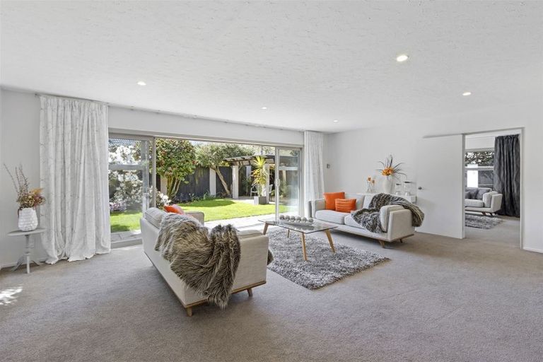 Photo of property in 21 Witbrock Crescent, Burnside, Christchurch, 8053