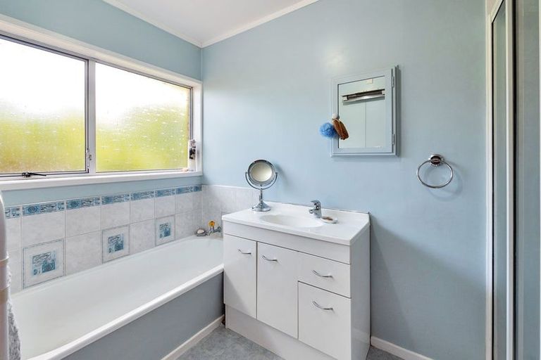 Photo of property in 1/17 Captain Scott Road, Glen Eden, Auckland, 0602