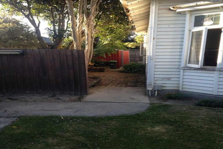 Photo of property in 17 Lyndon Street, Riccarton, Christchurch, 8011