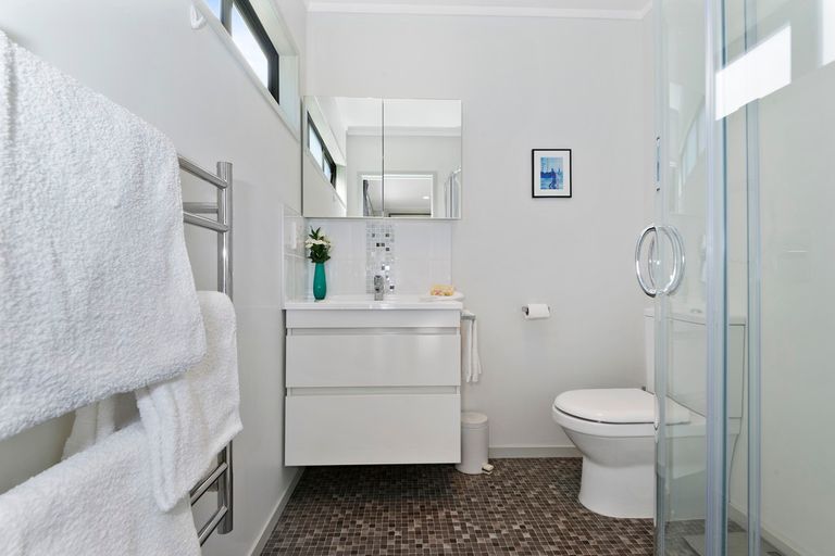 Photo of property in 110 Farmpark Road, Waiuku, 2681