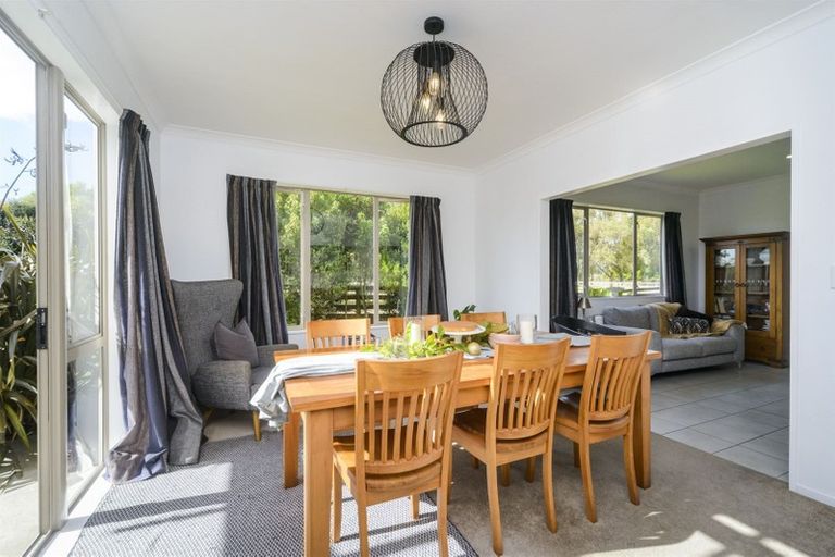 Photo of property in 72 Aranui Road, Kairanga, Palmerston North, 4475