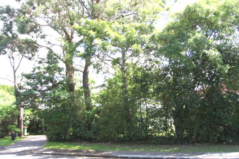 Photo of property in 68 Sylvia Road, Hillcrest, Auckland, 0627