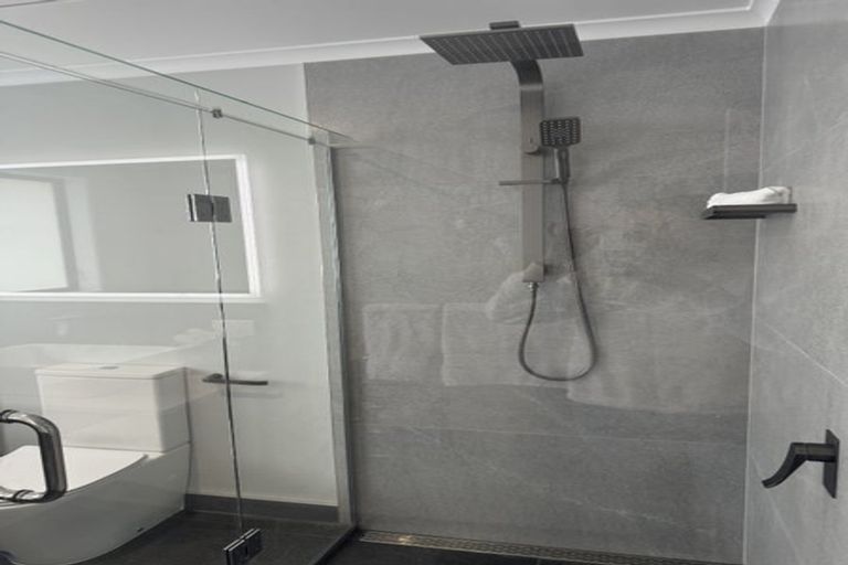 Photo of property in 2 Paapaka Way, Waiuku, 2123