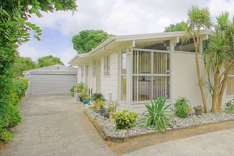 Photo of property in 423 Bucklands Beach Road, Bucklands Beach, Auckland, 2012