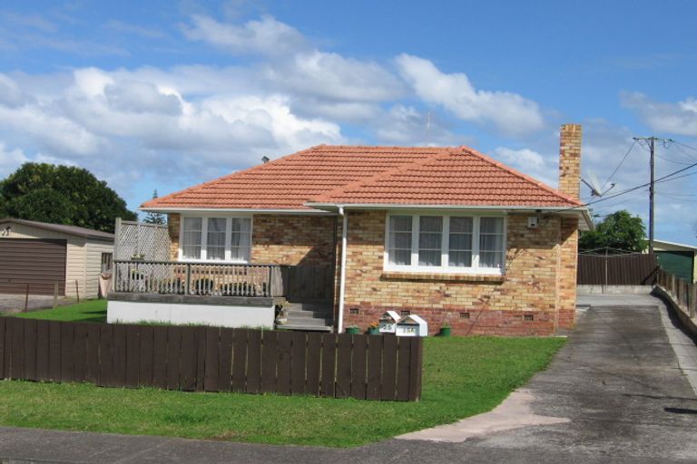 Photo of property in 25 Ward Crescent, Te Atatu Peninsula, Auckland, 0610