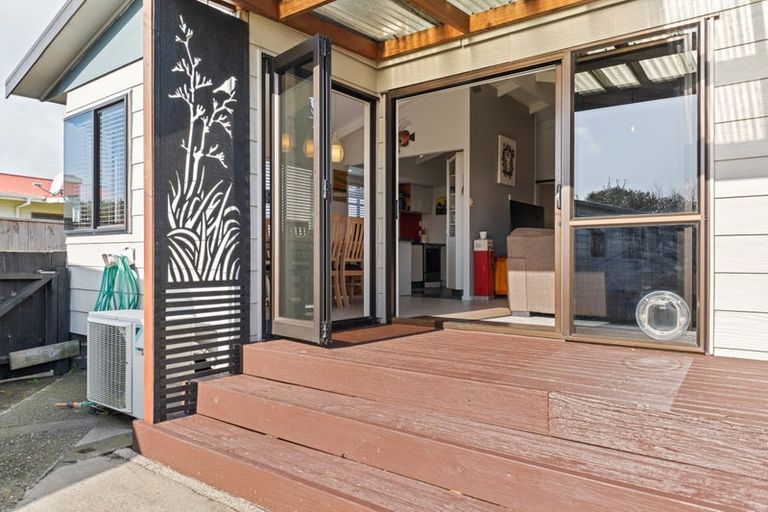 Photo of property in 9 Rahiri Street, Waitara, 4320