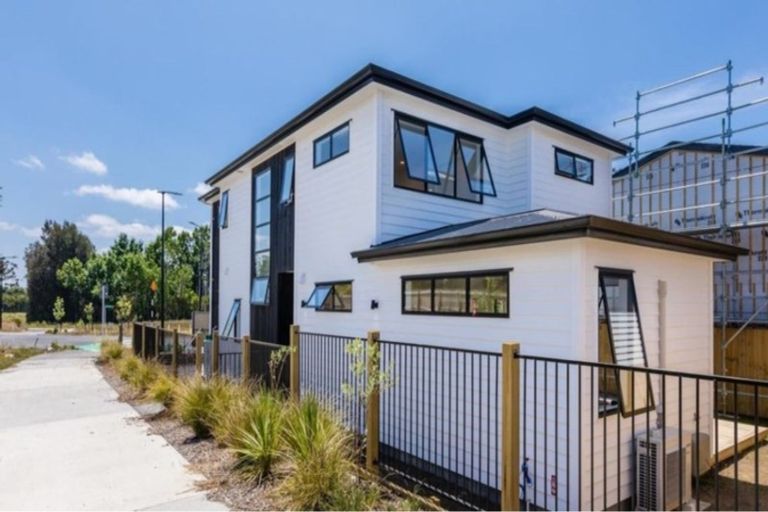 Photo of property in 72 Craigs Way, Hobsonville, Auckland, 0616