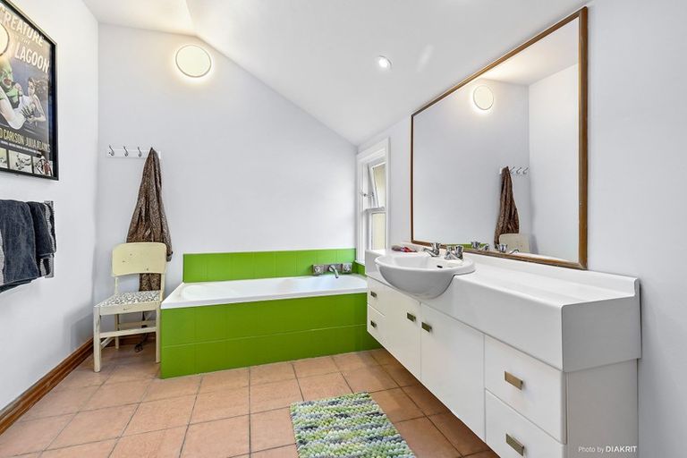 Photo of property in 77 Madras Street, Khandallah, Wellington, 6035