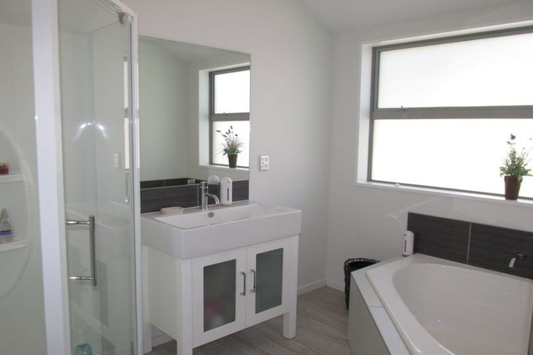 Photo of property in 7 Torrey Pines, Waimairi Beach, Christchurch, 8083