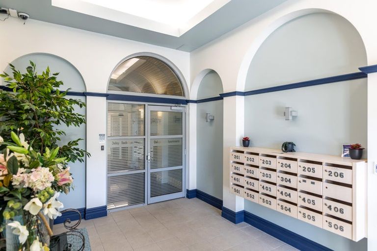 Photo of property in Oxleys Rock Apartments, 401/6 London Quay, Picton, 7220