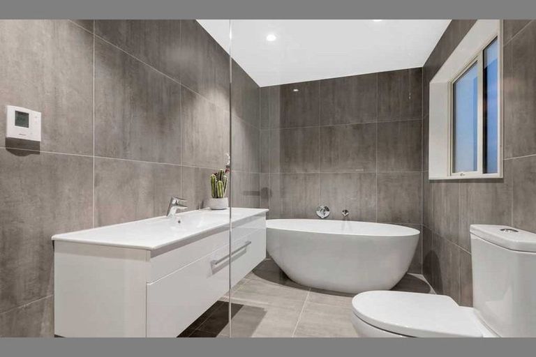 Photo of property in 14 Hangar Lane, Whenuapai, Auckland, 0618