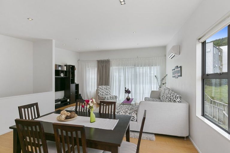 Photo of property in 82 Saddleback Grove, Karori, Wellington, 6012