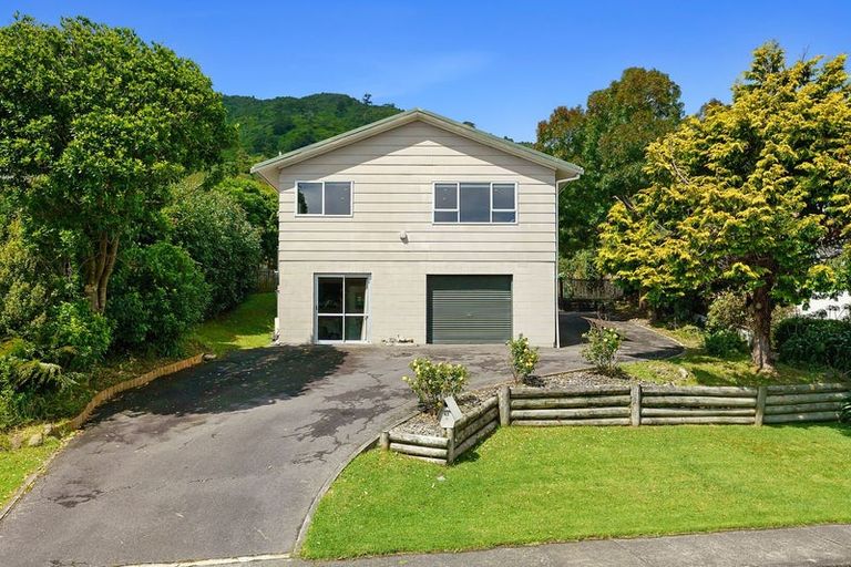 Photo of property in 83 Huia Street, Waikanae, 5036