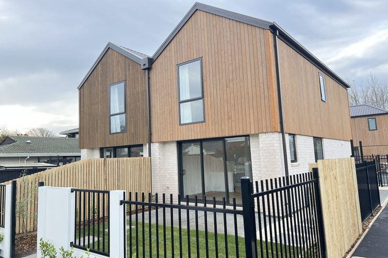 Photo of property in 2/58 Somme Street, St Albans, Christchurch, 8014