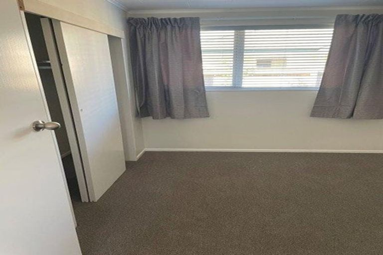 Photo of property in 1a Saint Vincent Way, Waikanae, 5036