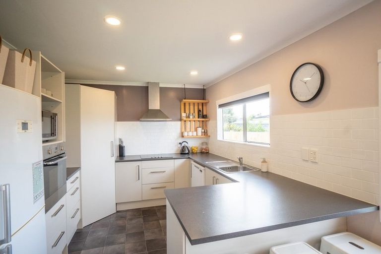 Photo of property in 10 Ashton Place, Highbury, Palmerston North, 4412