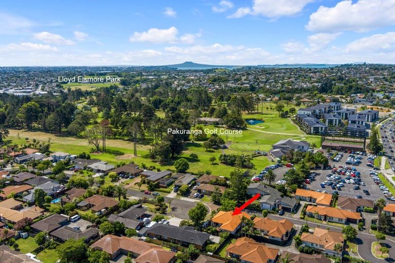 Photo of property in 23 Seneca Court, Golflands, Auckland, 2013