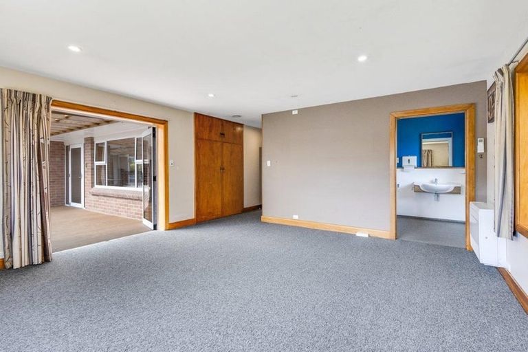 Photo of property in 28 Craven Street, Sockburn, Christchurch, 8042