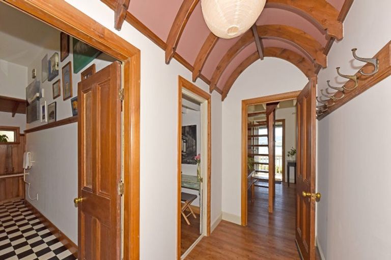 Photo of property in 35 Reserve Terrace, Lyttelton, 8082