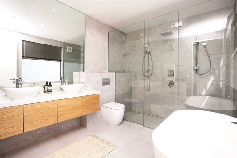 Photo of property in 1 Wood Lane, Fendalton, Christchurch, 8014