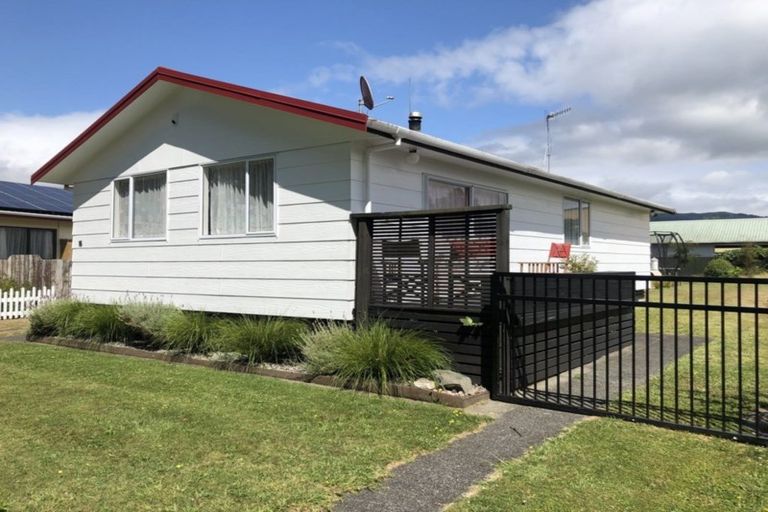 Photo of property in 16 Raukura Street, Turangi, 3334